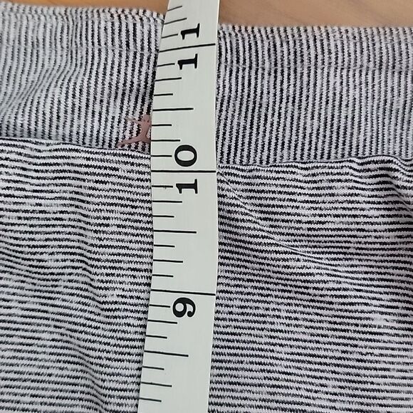 Danskin pull on yoga pants Size M - Picture 9 of 10